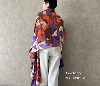 ◎海外要人向け贈呈品選出 足利銘仙(ほぐし織り)シルクストール ART.Techno-BJ【海外要人向け 贈呈品 羽織り 大判 シルク ストール 栃木県 足利市 】