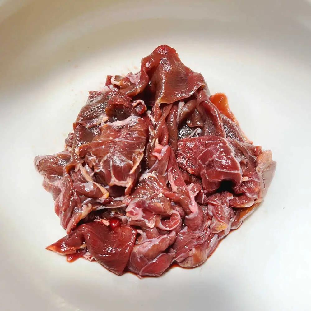 【全12回定期便】国内加工 ペット用 馬肉 切り落とし 1kg ペットフード 馬肉 [AYCT007]