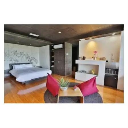 リゾートステイ　MUKAKA VILLA -鸛巣-(ペア1泊宿泊券)【1343493】