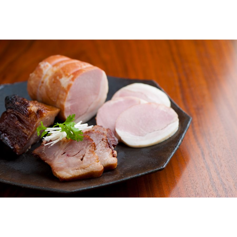 ＜さの萬＞萬幻豚ロースハムと焼豚（萬幻豚ロースハム（350g）、萬幻豚焼豚（300g））