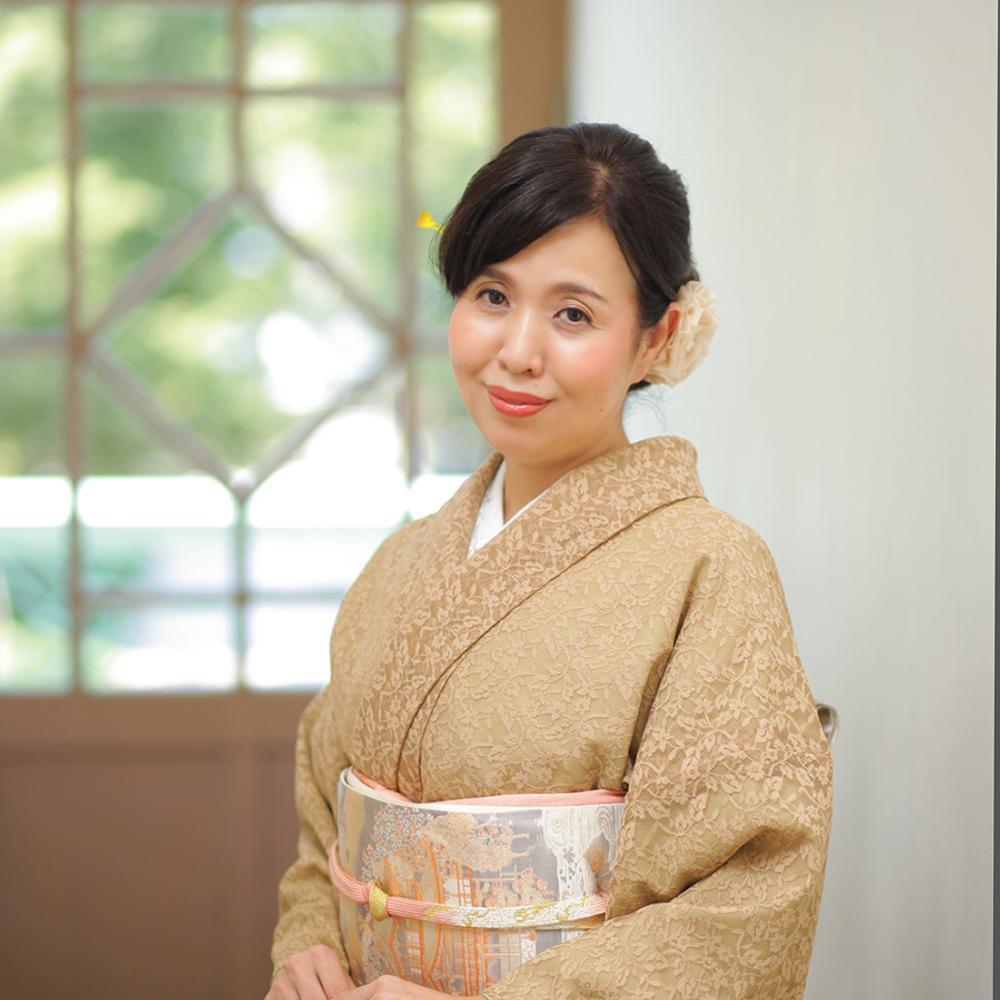 「福岡ならではの伝統美 博多織を使った楽しい着物着付け体験」　(約2時間)