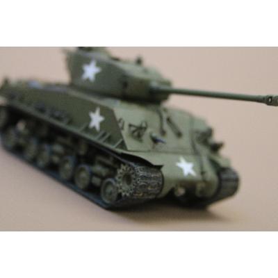 ふるさと納税 鞍手町 高い機動力と火力を誇るM4A3E8シャーマンイージーエイト(スケールモデル完成品)