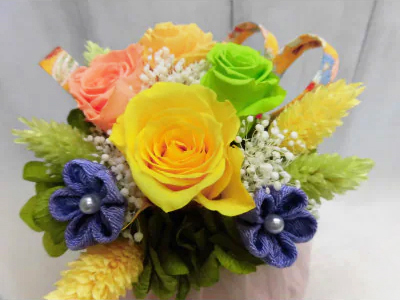 和風手まりアレンジ (イエロー)｜プリザーブドフラワー｜ドライフラワー インテリア バラ 薔薇 カスミソウ かすみそう アジサイ あじさい 紫陽花 フラワーギフト 花 結婚式 パーティー ブライダル 