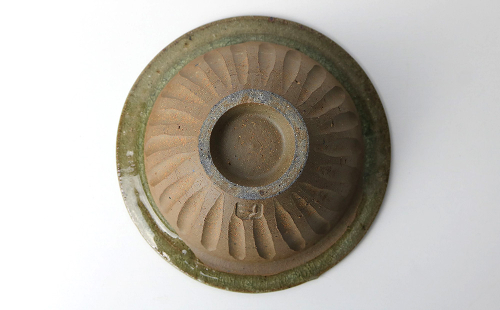 【仁 陶器工房】灰釉しのぎ小鉢 ペア やちむん ヤチムン 陶器 手作り 小鉢 鉢 しのぎ 2個 セット 器 焼物 伝統 工芸 食器 うつわ シンプル 毎日使い 普段使い 沖縄 北中城