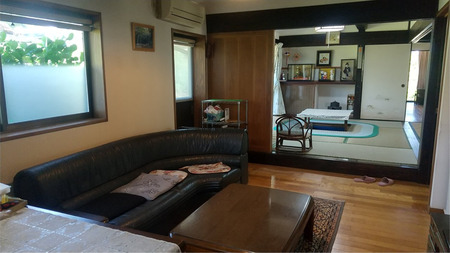 【熊本県小国町】一棟貸しゲストハウス「Kamida179」宿泊券（最大1泊・5名まで利用可） 熊本 阿蘇 小国町 杖立温泉 わいた温泉 山川温泉 湯けむり 温泉 蒸し湯 旅行 観光 宿泊 飲食 お買い