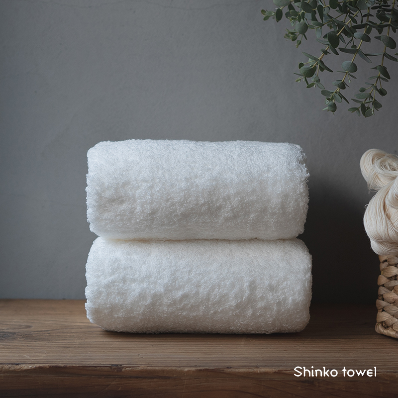 【TVで紹介！】おぅ！え～やん バスタオル（ホワイト）2枚【泉州タオル 国産 吸水 普段使い 無地 シンプル 日用品 家族 ファミリー】 099H4242