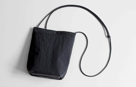ミニショルダーバッグ KONBU(R) ブラック