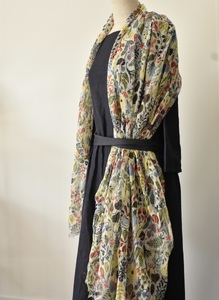 【富士の伏流水で織りなす高級天然素材ストール】スティグ・リンドベリ　ハーバリウム　シロ NSAB001