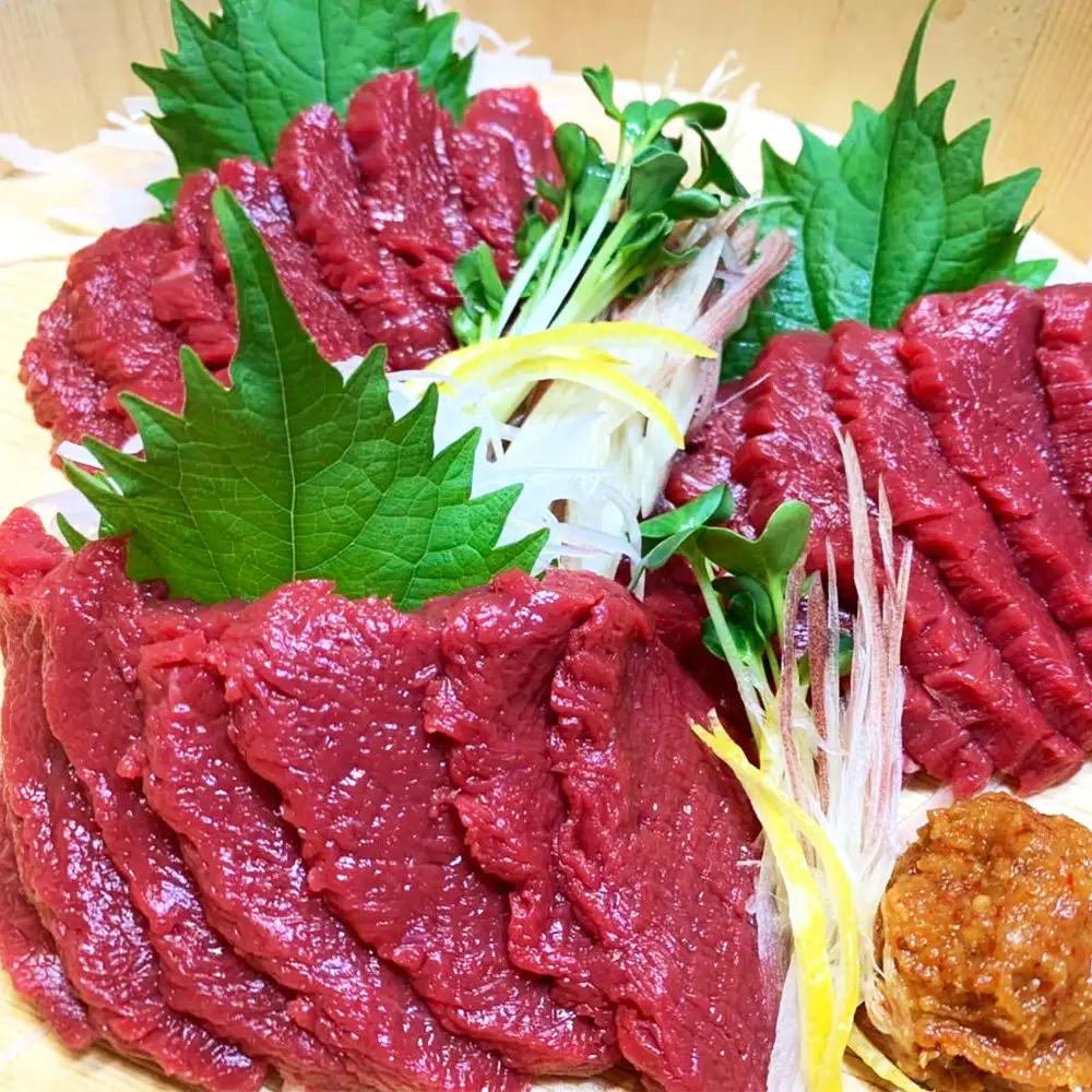 馬刺し　国産　赤身　モモブロック　約400g　（約200g×2PC）　辛味噌付き　会津　喜多方　真空パック　冷凍　名物　辛みそ【07208-0643】