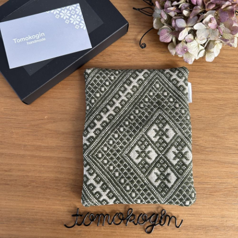 こぎん刺し　名刺入れ カーキ×生成り カードケース ハンドメイド 手作り カード入れ こぎんざし こぎん 刺し子 雑貨 日用品 枯草色 カーキ | 青森 津軽 五所川原