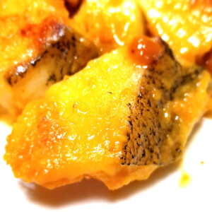 【6回定期便】中間市老舗マル五 辻鮮魚店鮭・鯖・カレイ西京漬&たまり醤油16切　Bセット【001-0382】