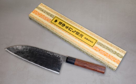 武田刃物の人気包丁を新見市ふるさと納税でご用意。伝統技術を未来へつなぐ一品としてぜひご検討ください。
