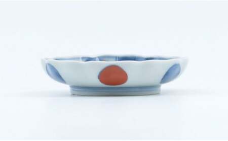 有田焼 色絵丸紋草花割 4寸皿 11.5cm【まるぶんオリジナル】食器 器 うつわ 磁器 皿 小皿 豆皿 プレート 取皿 菓子皿 ハレの日 お正月 手描き 電子レンジ対応 食洗機対応 aw022