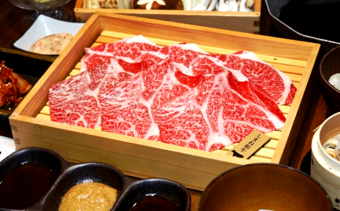 肉質日本一！特選しまね和牛しゃぶしゃぶセット(300g×1パック) 人気 おすすめ 島根県松江市/株式会社かがり陽 [ALGP004]