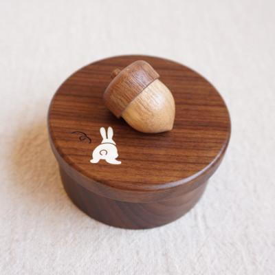 ふるさと納税 北上市 貝象嵌　どんぐりの小箱(うさぎ)どんぐり型の持ち手がかわいい木製の小箱【夢工房】