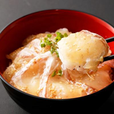 ふるさと納税 上天草市 天草の味 食べ比べ 2種 セット (各4袋 計8袋) 海鮮丼・真鯛づけ |  | 01