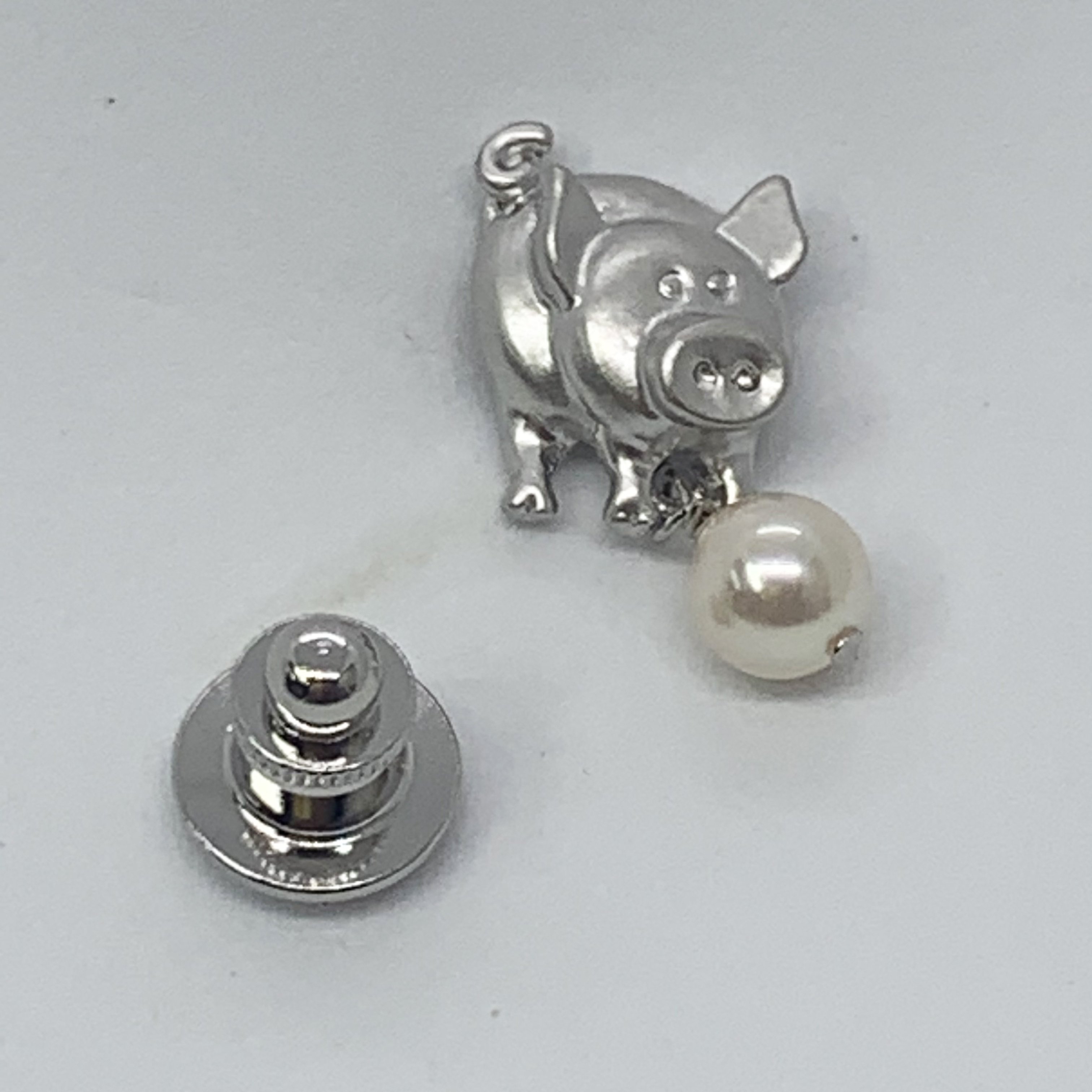 
                  5-04三重県産あこや真珠7.０mm銀色メッキタックピン
                