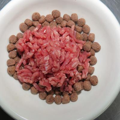 ふるさと納税 猪名川町 【冷凍】牛たん皮ミンチ ペット用　計3kg(1kg×3パック) |  | 01