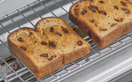 BASE BREAD ミニ食パン・レーズン　36袋 【11100-1291】