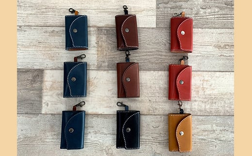 R5-714．スマートキーや名刺も収納できる・手縫いの本革「キーケース4連」【カラー：5色よりお選びください】