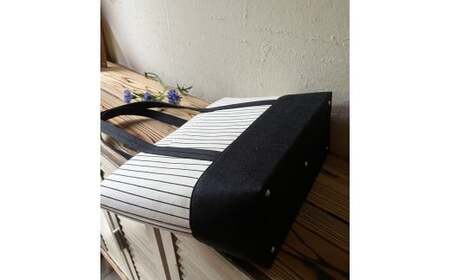 【2026年6月上旬発送開始】【 AKIRA オリジナル】【マツコの知らない世界 で紹介されました！】大きなトートバッグ レディスショルダータイプ ストライプ×濃紺デニム A4対応 大きい 大容量 軽