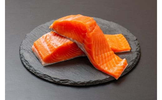 定塩・塩切身【大槌サーモン】約1.6kg ( 4～5切入り 真空パック ×4パック )