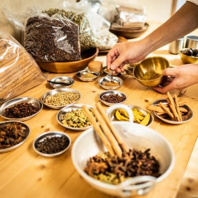 ふるさと納税 雲南市 希釈用スパイスドリンクシロップ3本セット(クラフトコーラ100ml×2本&チャイ100ml×1本) |  | 03