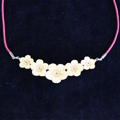 ふるさと納税 日出町 つげ細工 ネックレス(桜)　約7.5cm×2cm