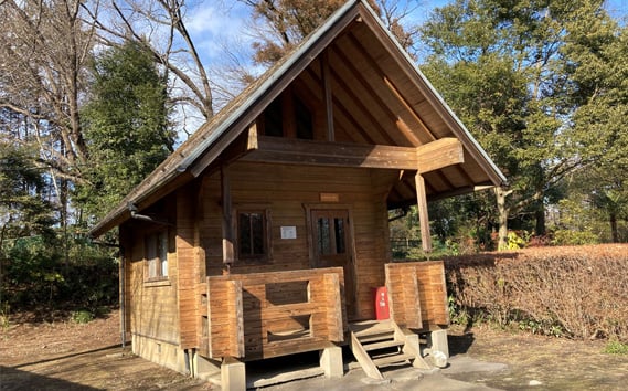 
No.271 智光山公園キャンプ場　バンガロー2号棟利用券 ／ 自然 動物園 植物園 アスレチック 埼玉県
