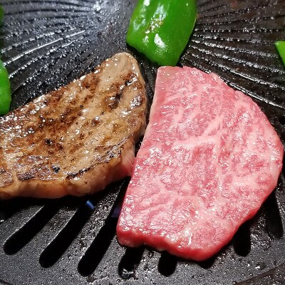 博多和牛A5～A4 モモ赤身ミニステーキ350g　ソース・塩胡椒付【化粧箱入】(宇美町)【配送不可地域：離島】