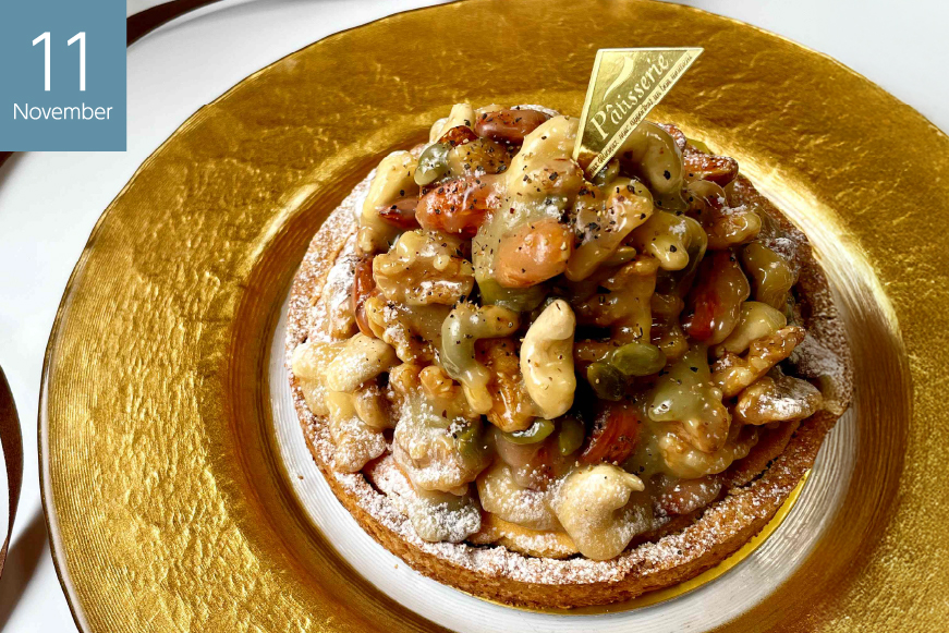 栗 スイーツ 秋 タルト 3種 モンブラン ラフランス キャラメルナッツ 1ホール 14cm 3回 定期便 総計3ホール [心優-Cotoyu Sweets- 長崎県 平戸市 hr42bgy42047