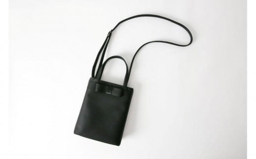 
            両手を開けられる2way フォーマルポシェット
          