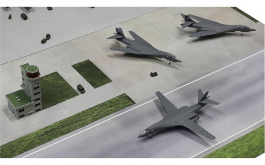 【SPS37】 1/700 アメリカ空軍アンダーセン基地（グアム・2000年代） 【プラモデル プラモ 模型 ホビー おうち時間 趣味 作成キット コレクション】