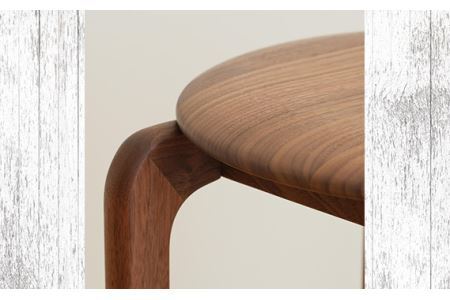 No.610-01 府中市の家具　LISCIO Stool（4本脚）ウォールナット