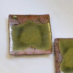 釉彩小角皿 2枚セット 和食器 陶芸品《受注制作》皿 角皿 正方形 プレート 取り皿 和食器 おすすめ おしゃれ 陶芸 手作り 陶器 陶芸作家