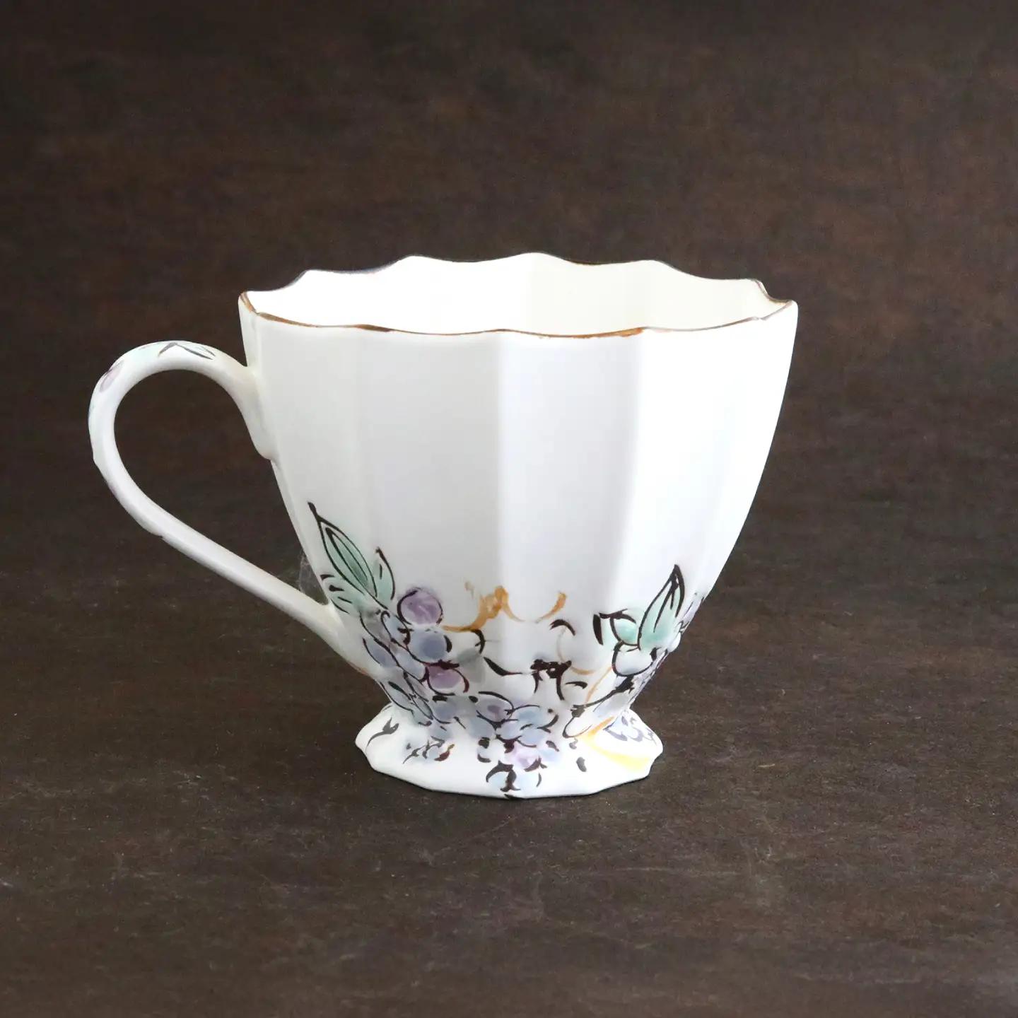 【美濃焼】koyomiお花マグカップ 9月 葡萄【buzan 武山窯】食器 コーヒーカップ ティーカップ [MBA021]