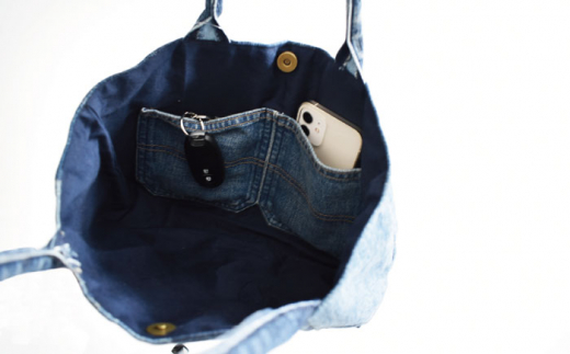 〈生まれ変わった デニム 〉 トートバッグ マグネットホック付き【PLAYFULATTE】 [OBO005]