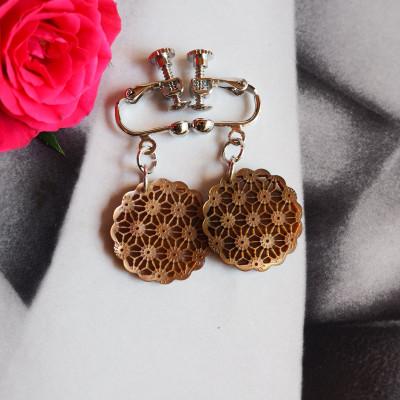 ふるさと納税 大和高田市 茶蝶貝のレース彫刻「麻」イヤリング