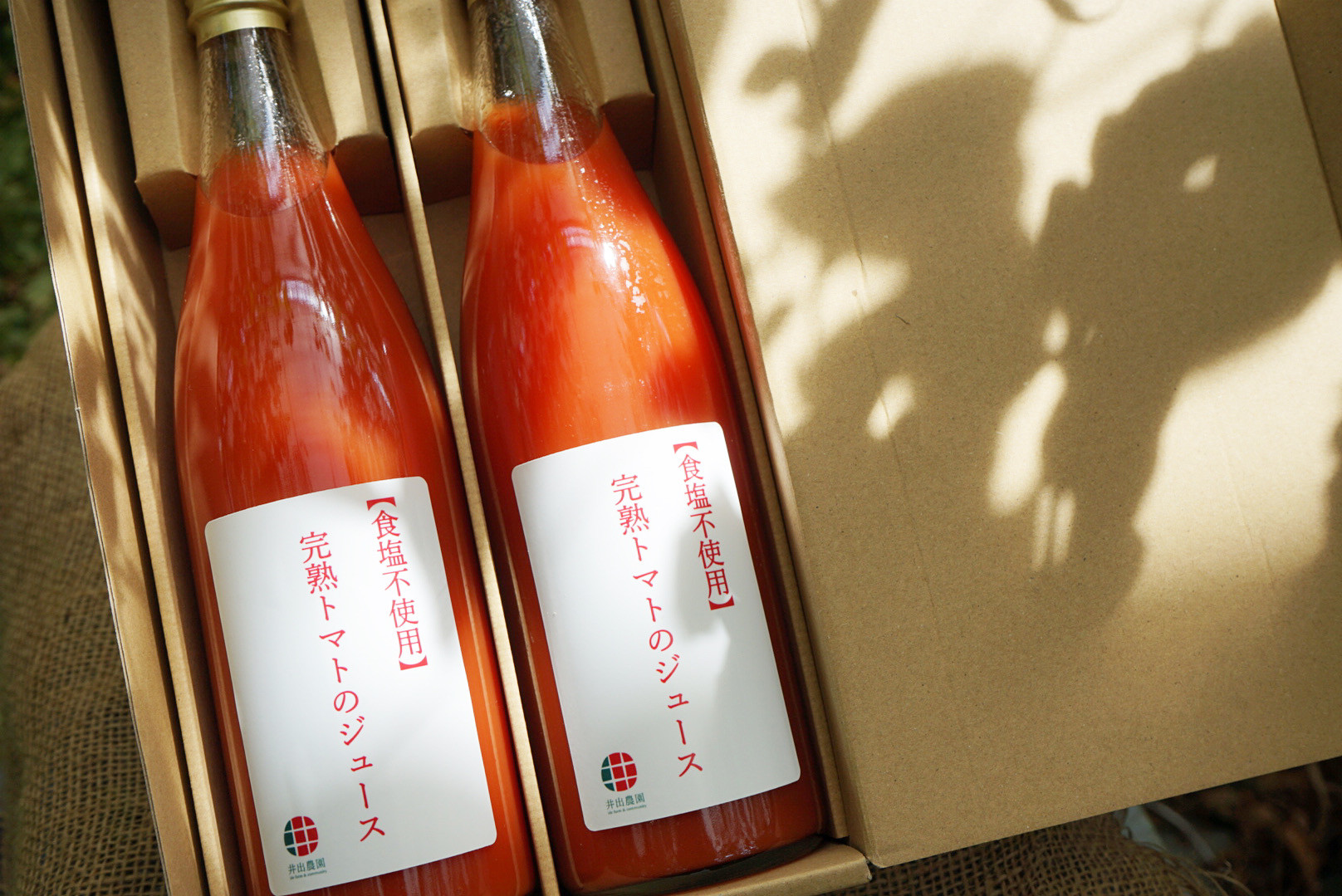 
                  完熟トマトジュース ( 720mL × 2本 ) トマト 完熟トマト tomato 濃厚 さっぱり 野菜 やさい 果物 フルーツ 甘い リコピン ビタミンC プチ 美容 美肌 健康食品 新鮮 栄養 免疫 サラダ 炭酸 料理 アレンジ 人気 食塩不使用 添加物不使用 10000円 井出農園 神奈川 湘南 藤沢
                