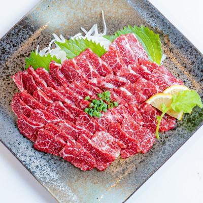 ふるさと納税 菊池市 【熊本 と畜】桜屋 特選馬刺しスライス 300g(菊池市)