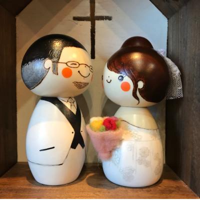 ふるさと納税 吉岡町 セミオーダー洋装ウェディングこけしお仕立て券(2体1セット) |  | 01