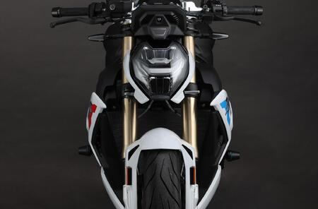 【AELLA】BMW S1000RR｜フレームスライダー(S1000R ’21～) AE-68141 【カラー：ブルー】［ 京都 バイク カスタム パーツ 人気 おすすめ ツーリング ライダー バイカ