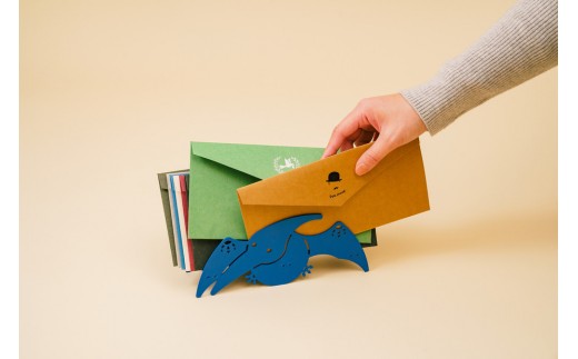 
            恐竜型ストッカー　「カタヅケザウルス　プテラノドン」
          