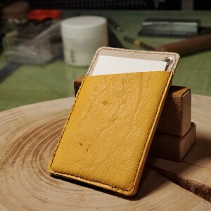 ケモノのカードケース（３かくパスケース）