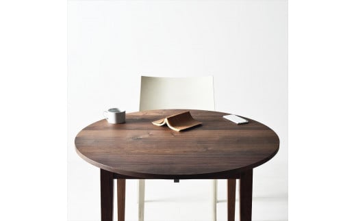 ＮＯ１ラウンドテーブル１００　ウォールナット　丸いテーブルでダイニングをカフェスペースに　ウォールナット無垢材 円テーブル ダイニングテーブル