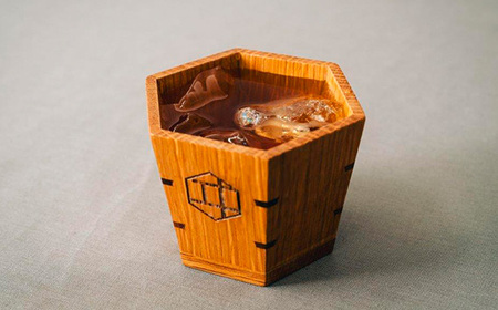 No.482 秩父市のウイスキー蒸溜所の熟成樽からつくられた六角枡