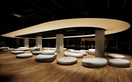 Pebble C （C300） 椅子 イス インテリア オブジェ 置物