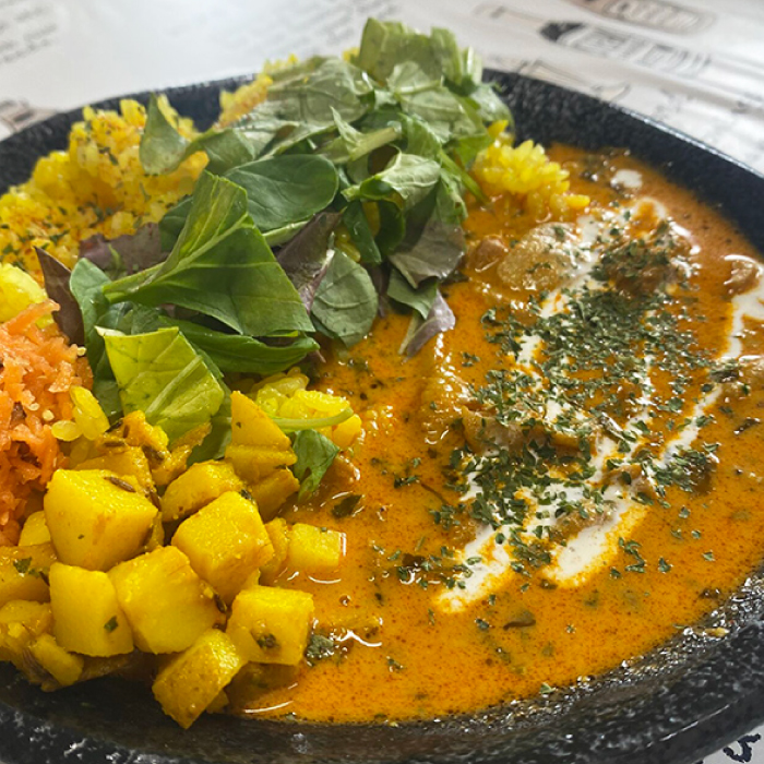 【テレビで話題！】雲仙しまばら鶏 の バターチキンカレー 2食 / カレー かれー ばたーちきんかれー 冷凍 湯煎 / 南島原市 / それでもカレーが食べたくて [SFY001]_イメージ2