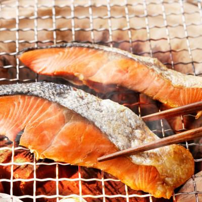 ふるさと納税 塩竈市 天然 紅鮭 切り身 1.1kg(2切入×11パック) |  | 02