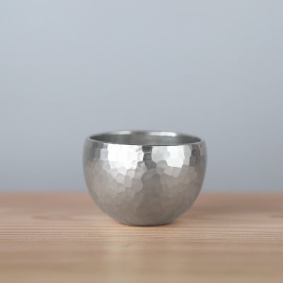 【一点もの】純錫 ぐい呑み 深型 (80ml) 手作り 日本酒 贈答品 新潟県 弥彦村【1374222】